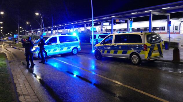 Mann droht mit Anschlag in ICE