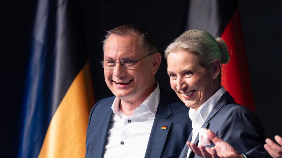 AfD erstmals stärkste Kraft im ARD‑"Deutschlandtrend"