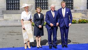 Willem-Alexander (r.) und Máxima (l.) nahmen Frank-Walter Steinmeier und Elke Büdenbender in ...