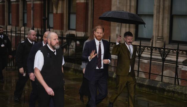 Neuer Prozess: Prominente gehen gegen Verlag der "Daily Mail" vor