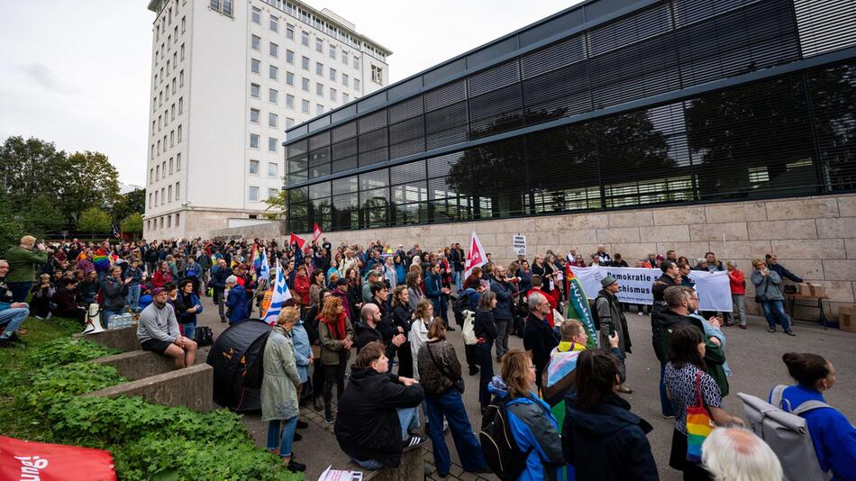 Trade Unionists and Initiatives Demonstrate Against AfD