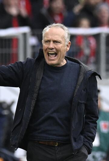 Freiburgs Cheftrainer Christian Streich während des Heimspiels gegen Bayer Leverkusen