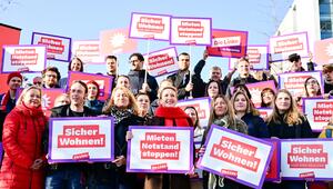 Bundestagsabgeordnete der Linken mit Vorsitzender Ines Schwerdtner