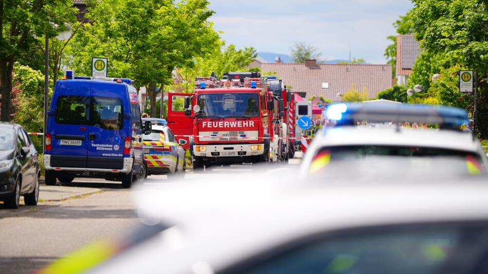 Kleinflugzeug explodiert und stürzt ab – zwei Tote