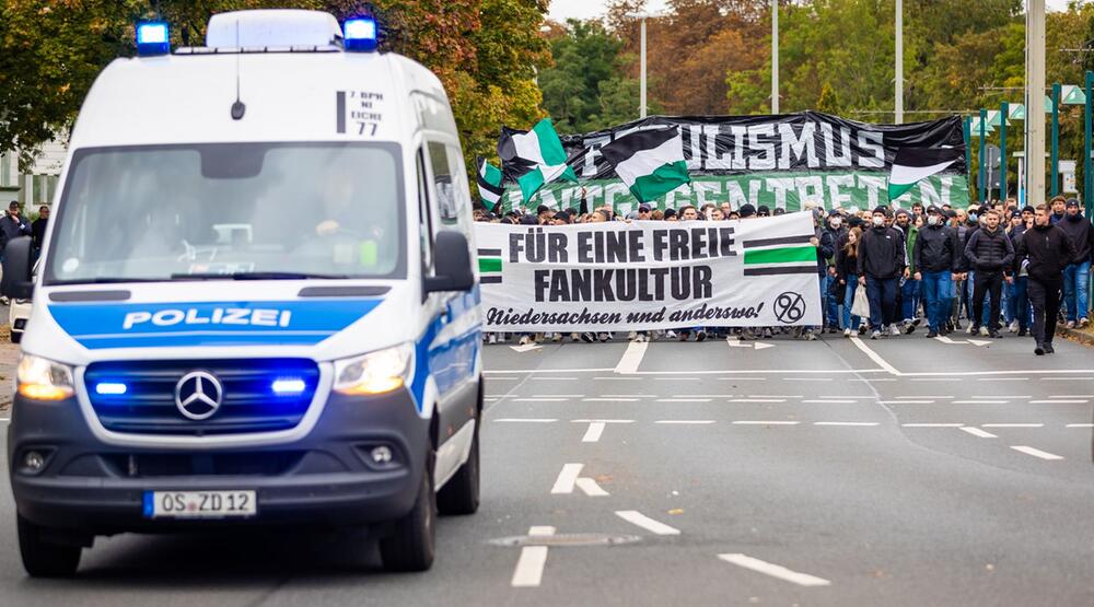 Demonstrationen vor Niedersachsen-Derby