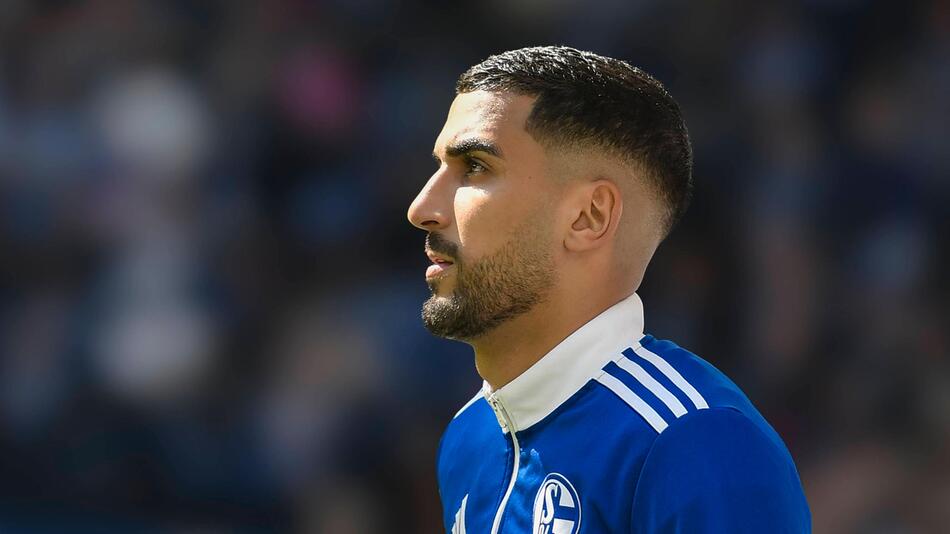 Aymen Barkok hat sich online mit einem Schalke-Fan angelegt.