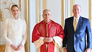 Fürst Albert und Fürstin Charlène mit dem Papst in Monaco.