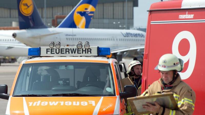 Notfallübung am Flughafen Tegel