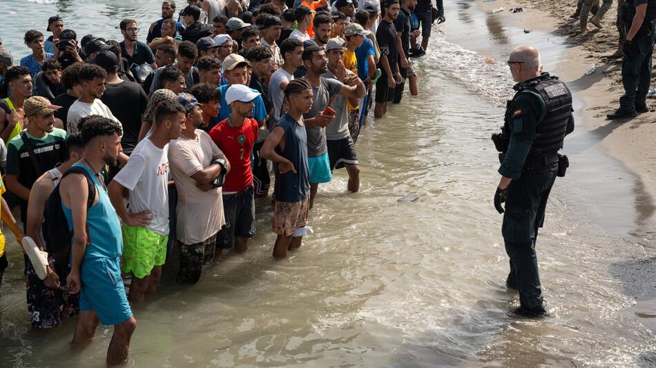 Warum kamen ausgerechnet jetzt so viele Migranten nach Ceuta?