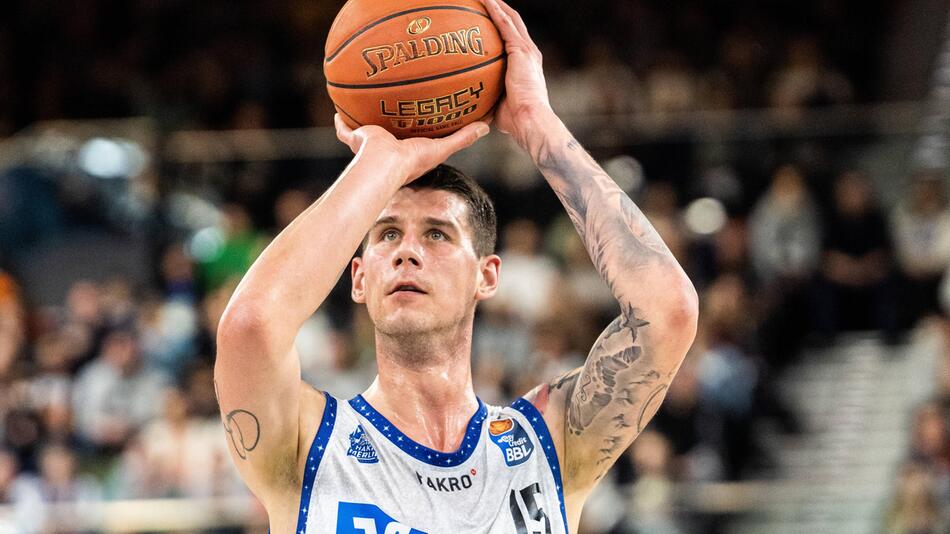 Bogdan Radosavljevic bei einem Basketball-Bundesligaspiel im März 2023.