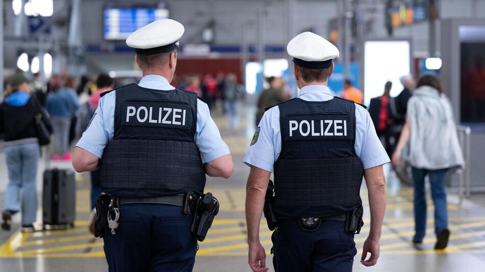 Mehr Polizei und Überwachung soll Bahnhöfe sicherer machen