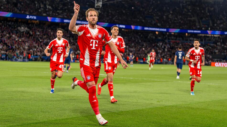 Moderator trägt in Paris etwas zu dick auf