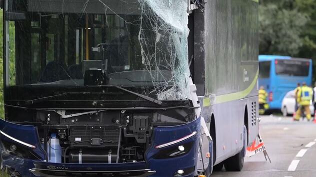 Oberbayern: Zweitklässler stirbt bei Bus-Zusammenstoß auf Schulausflug