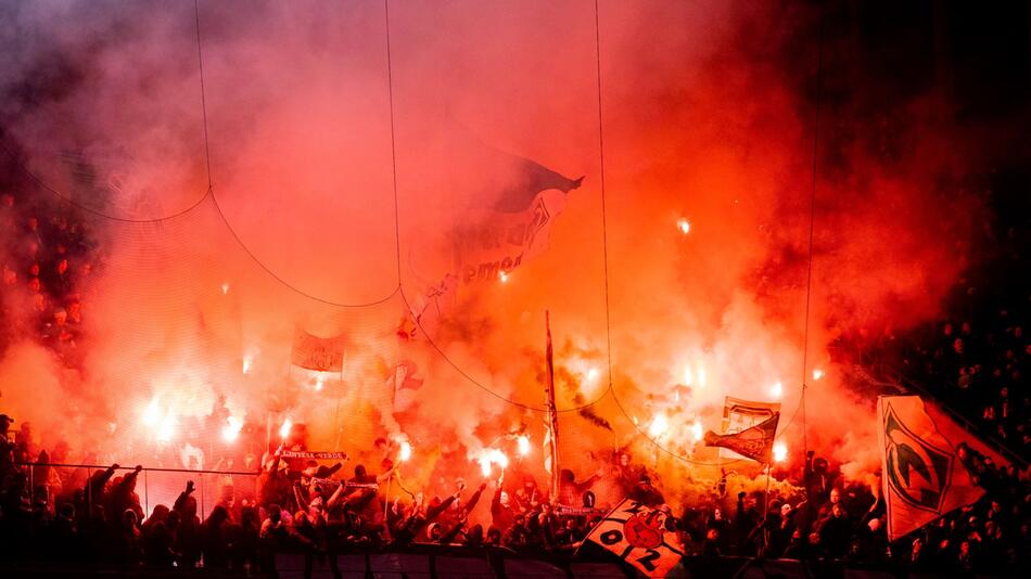 Pyrotechnik im Stadion