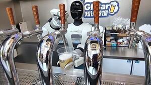 Maschine am Zapfhahn: In dieser KI-Bar stellt ein Roboter an der Theke