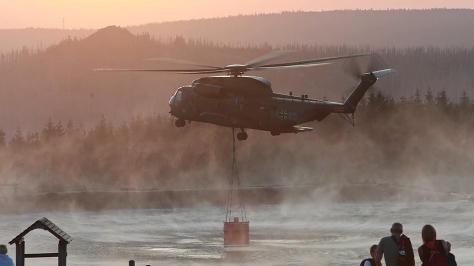 Wasserlöschhubschrauber