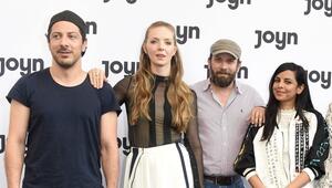 Fahrdi Yardim, Pheline Roggan, Christian Ulmen und Collien Fernandes (v.l.) waren viele Jahre ...