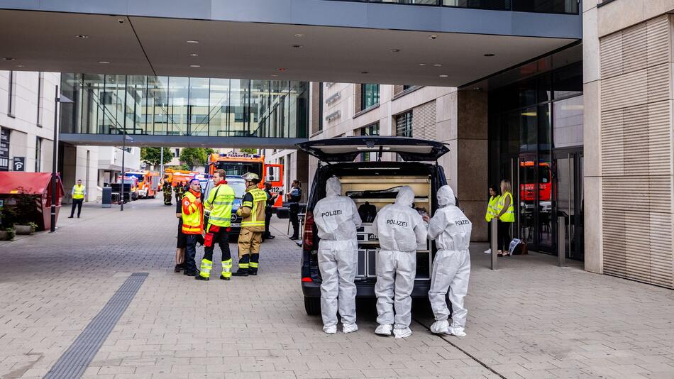 Frau in Einkaufszentrum schwer verletzt – Polizei fasst Tatverdächtigen