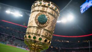 Der DFB-Pokal in der Münchner Allianz Arena