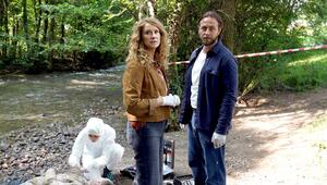 "Der Bozen-Krimi: Teuflische Strafe": "Capo" Sonja Schwarz (Chiara Schoras, l.) und ihr Kollege ...