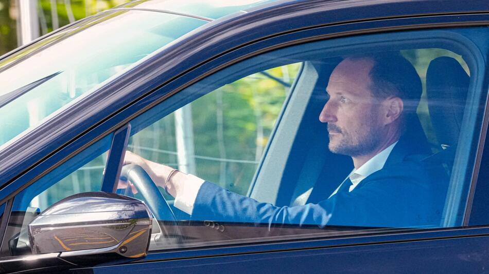 Sorge um König Harald: Haakon eilt erneut zu seinem Vater