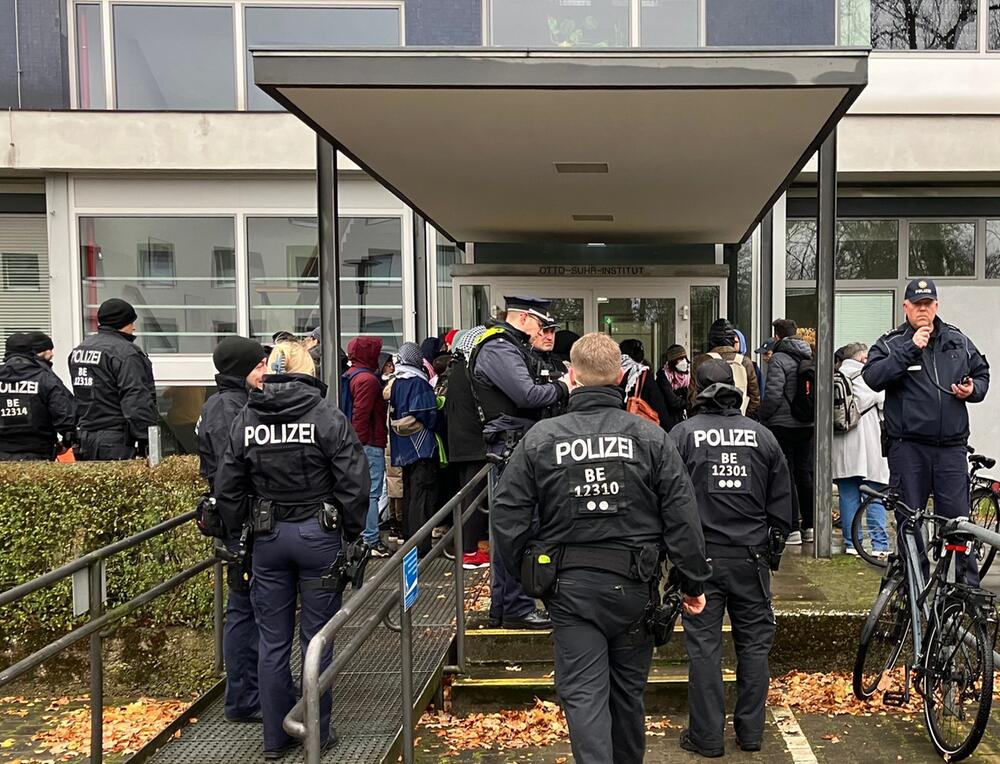 Pro-palästinensische Demonstranten an der FU Berlin