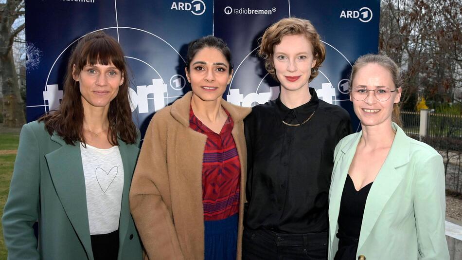 Sophie Lutz, Pegah Ferydoni, Luise Wolfram und Inez Björg David