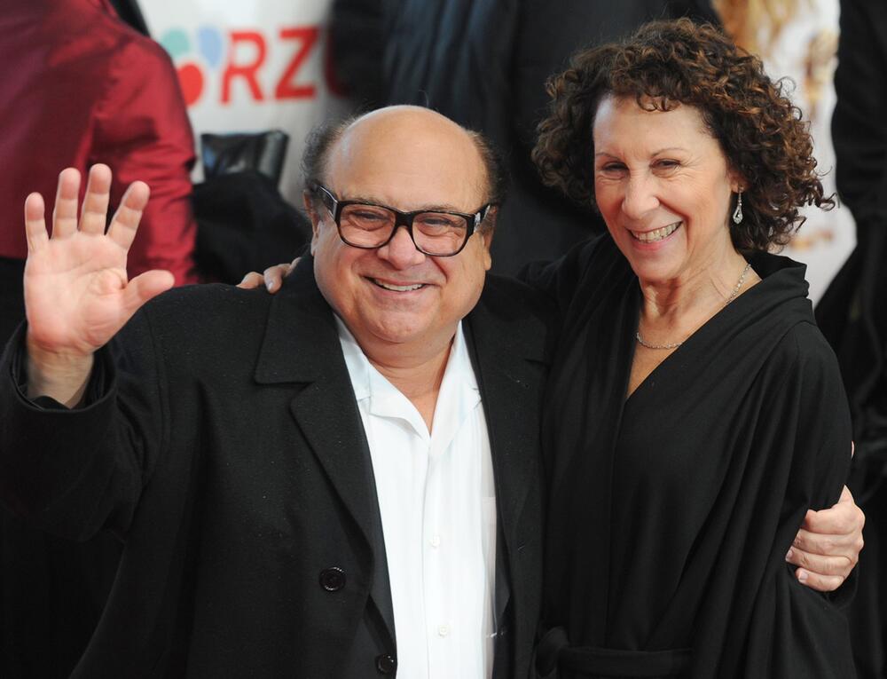 Danny DeVito (l) und Rhea Perlman