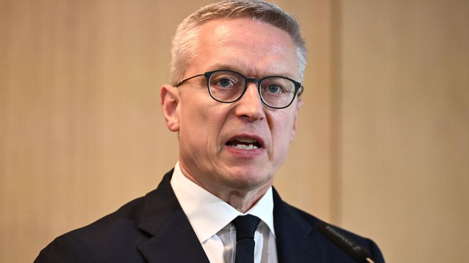 Digitalmininister Karsten Wildberger: Texte mithilfe von KI erstellt