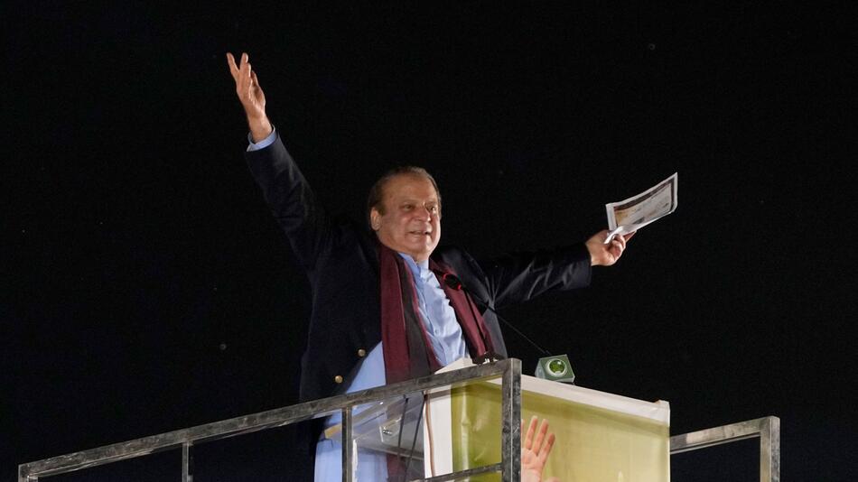 Pakistanischer Ex-Premier aus Exil zurückgekehrt