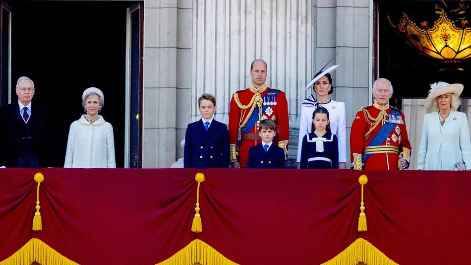 Birgitte, Herzogin von Gloucester, (l.) war bei Trooping the Colour im Juni mit auf dem Balkon ...