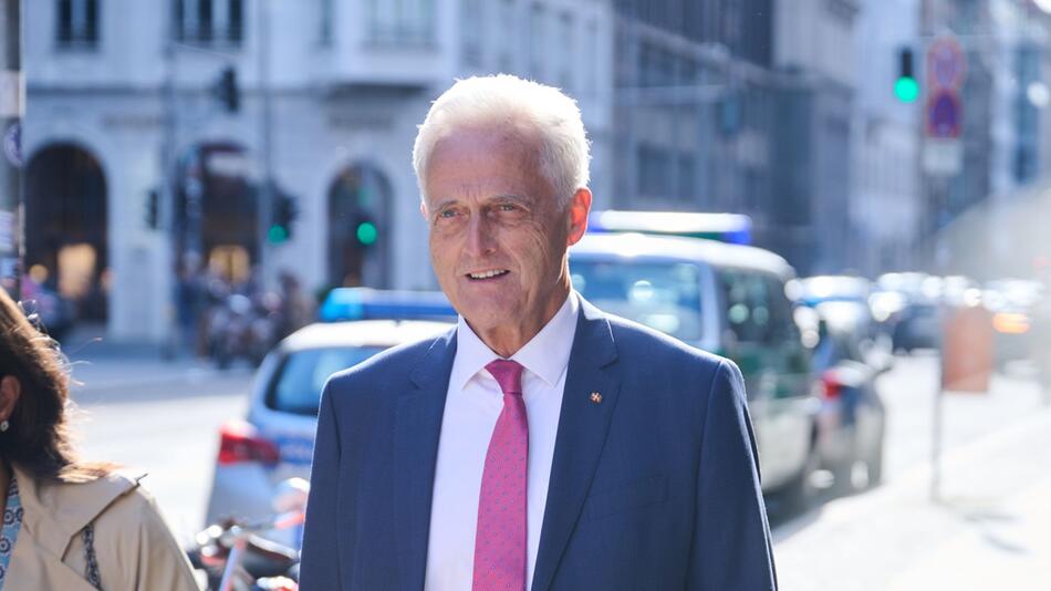 Ken Ramsauer Ex-Minister Ramsauer soll Polizisten angefahren haben | GMX
