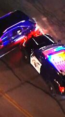 Polizei stoppt flüchtigen Angreifer mit PIT-Manöver in Los Angeles