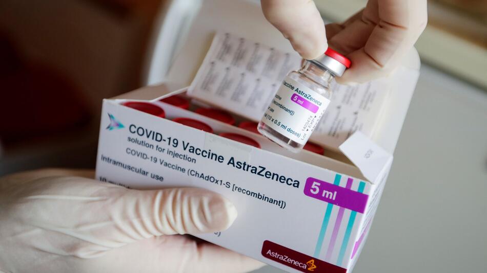 Corona-Impfstoff von Astrazeneca nun auch für Ältere empfohlen