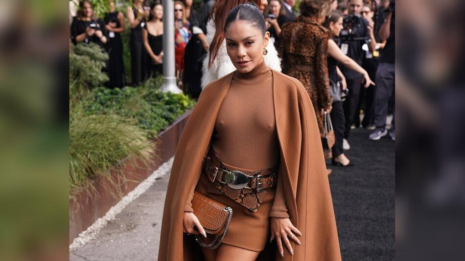 Vanessa Hudgens bei der Michael Kors Spring 2024 Ready To Wear Runway Show in New York.