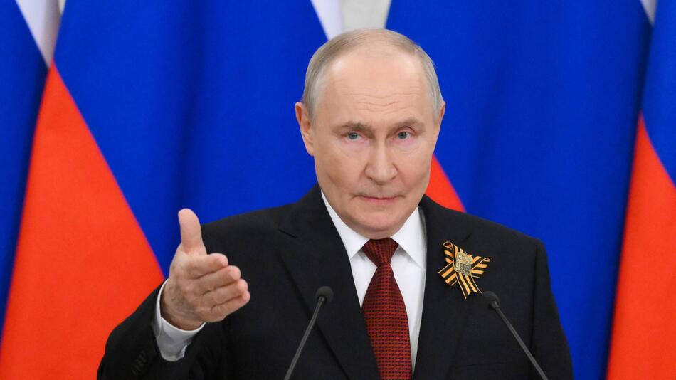Putin zu Gesprächen mit Selenskyj bereit - Schröder als möglicher Vermittler