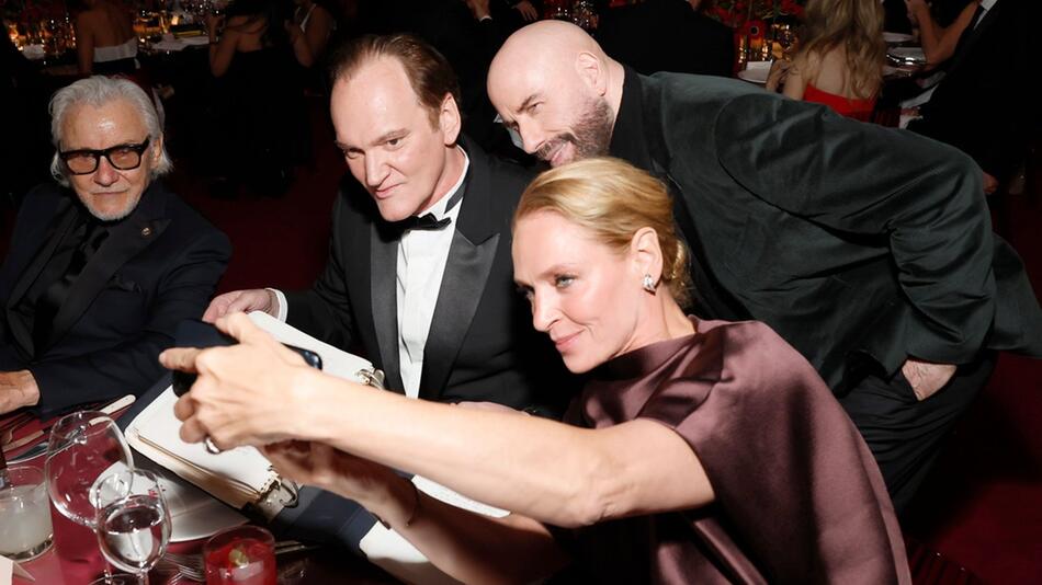 Uma Thurman hielt die Reunion bei der Academy Museum Gala fest.