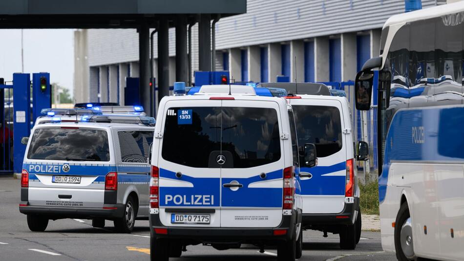 "Die Gefahrenlage ist nicht mehr abstrakt": Wie sicher ist Deutschland noch?