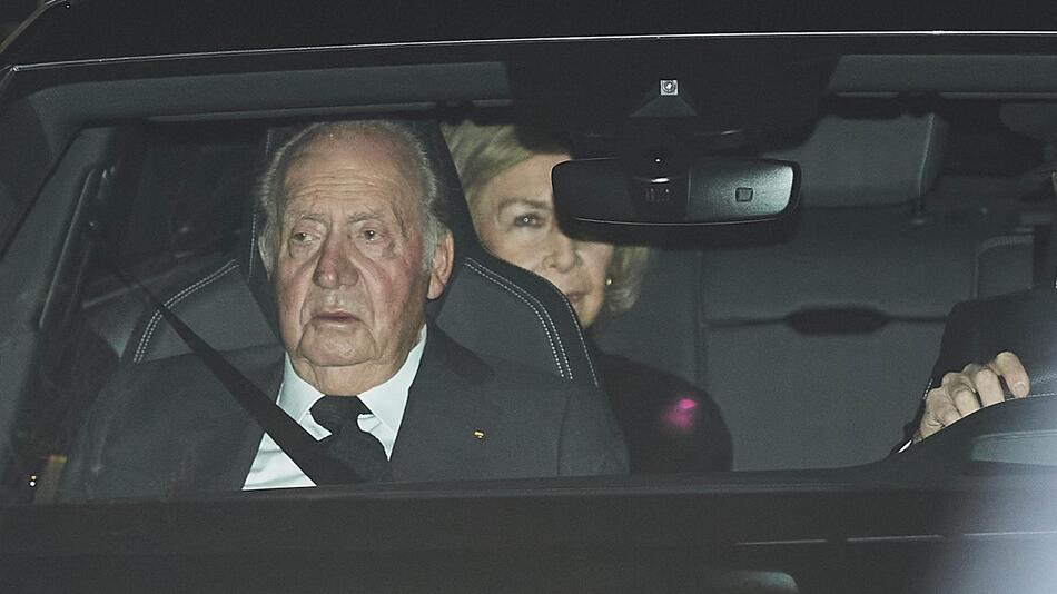 König Juan Carlos von Spanien und die ehemalige Königin Sofia im Auto.