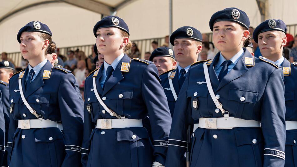 Junge Bundeswehrrekruten