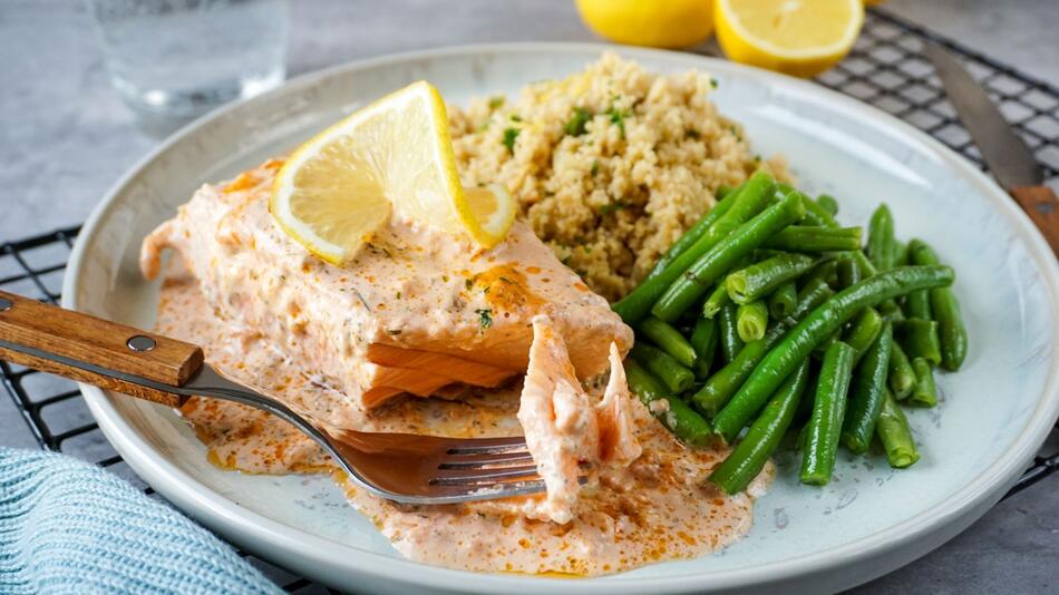 Lachs-Sahne-Gratin mit Zitronen-Couscous
