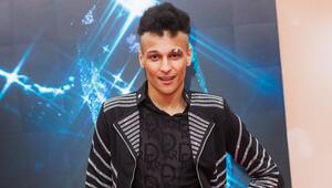 Prince Damien zeigt seinen Rentenbescheid und warnt vor Altersarmut