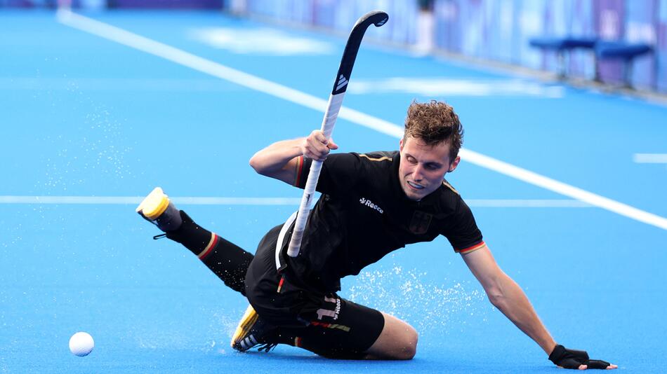 Hockey-Nationalspieler Johannes Grosse stürzt im Endspiel gegen die Niederlande