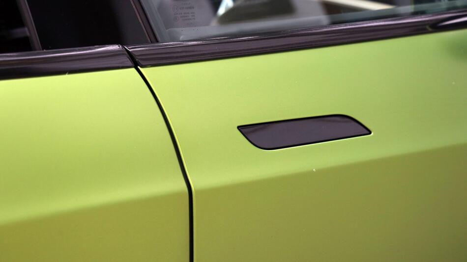 Elektrische Auto-Türgriffe können nach Unfällen Leben gefährden