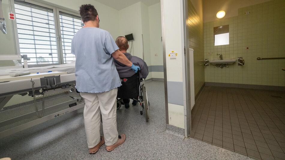 81-Jähriger muss ins Gefängnis: Wie Senioren in Haft untergebracht werden