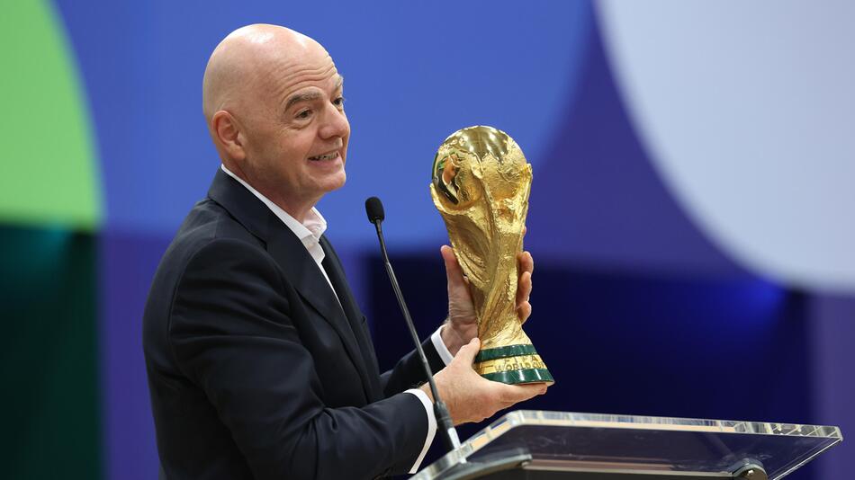 Infantino plant Verkauf von WM-Anteilen