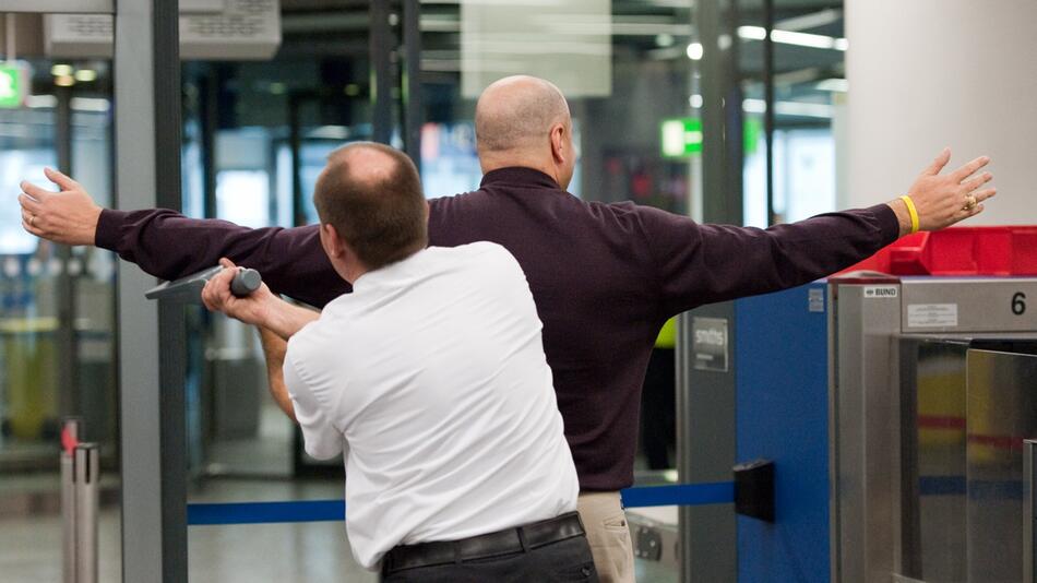 Flughafen Frankfurt - Sicherheitskontrolle