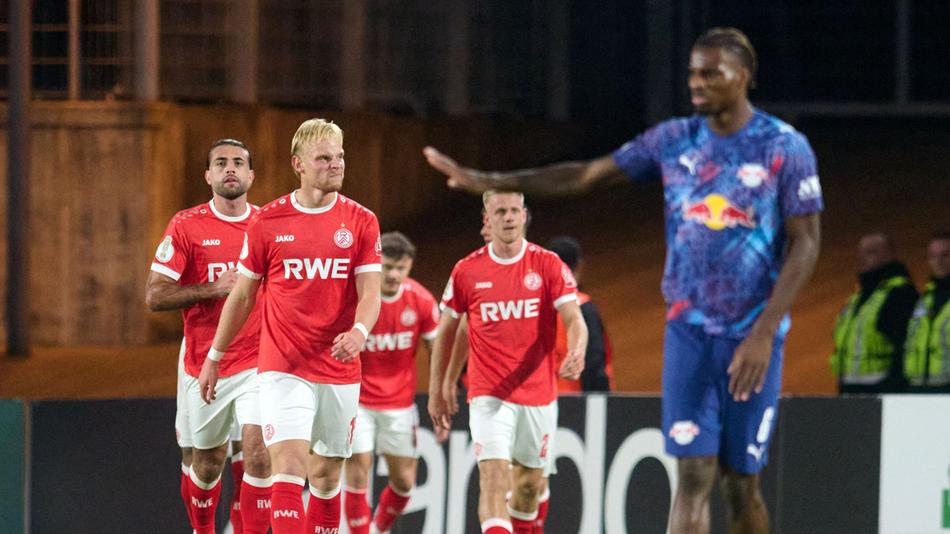 Leipzig entgeht Pokal-Blamage - Frankfurt souverän weiter