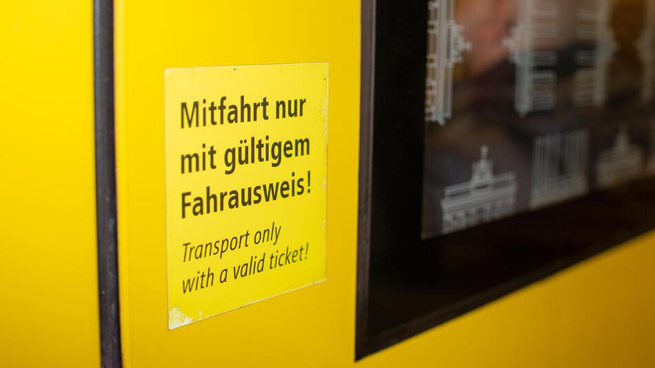 Nein, Schwarzfahren kostet nicht plötzlich 220 Euro