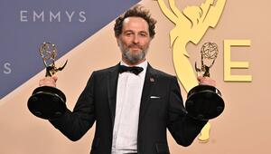 Matthew Rhys konnte am Montag gleich zwei Awards als bester Hauptdarsteller entgegen nehmen.